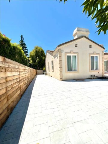 5206 Topeka Drive, Tarzana, CA 91356