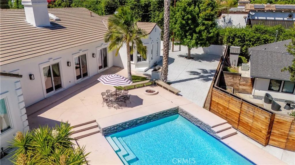 5206 Topeka Drive, Tarzana, CA 91356