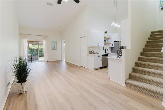 682 GREEN VALLEY ROAD C3, Palm Harbor, FL 34683