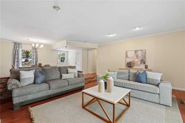 2862 Dunnington Circle, Atlanta, GA 30341