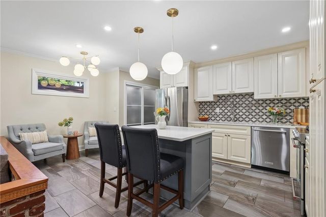 2862 Dunnington Circle, Atlanta, GA 30341