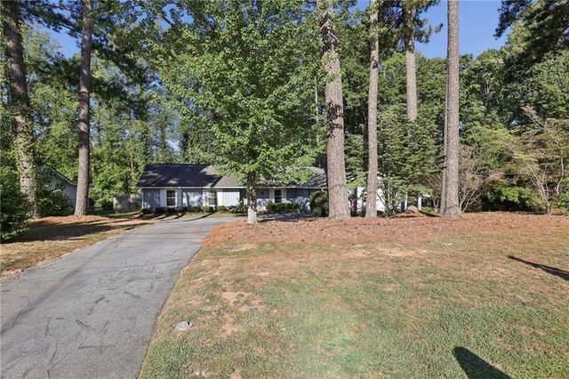 2862 Dunnington Circle, Atlanta, GA 30341