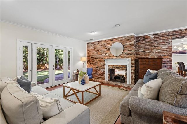 2862 Dunnington Circle, Atlanta, GA 30341