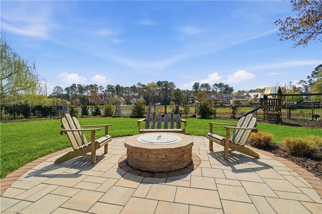 113 Stoneridge CT, Carrollton, VA 23314