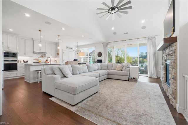 113 Stoneridge CT, Carrollton, VA 23314