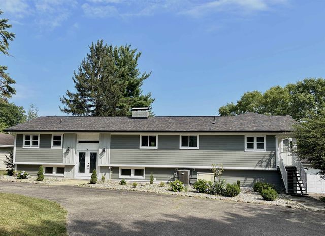 12 Venetian Village Road, Culver, IN 46511