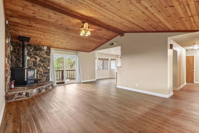 2066 Bogus Point Ct, Cool, CA 95614