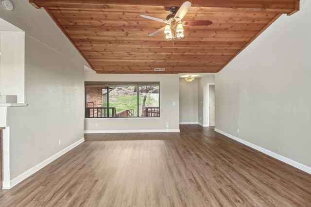 2066 Bogus Point Ct, Cool, CA 95614