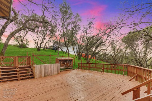 2066 Bogus Point Ct, Cool, CA 95614