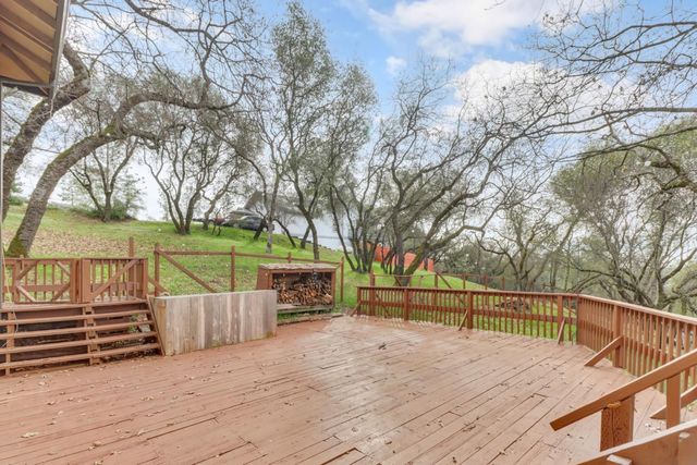 2066 Bogus Point Ct, Cool, CA 95614