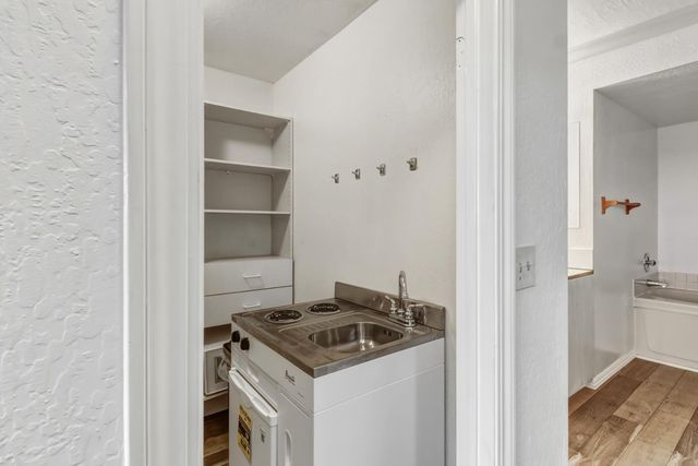 2066 Bogus Point Ct, Cool, CA 95614