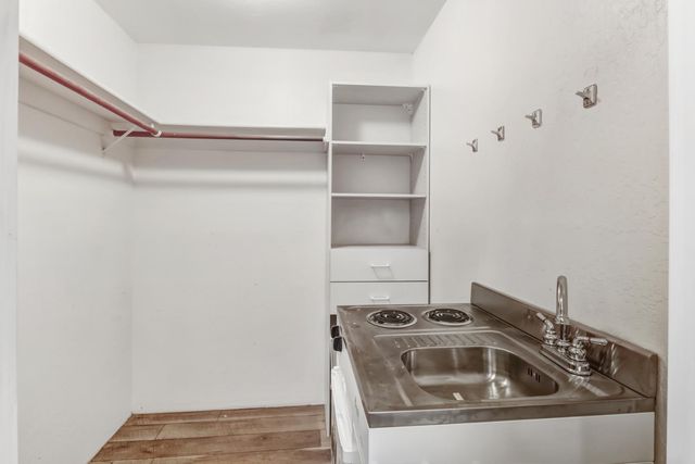 2066 Bogus Point Ct, Cool, CA 95614