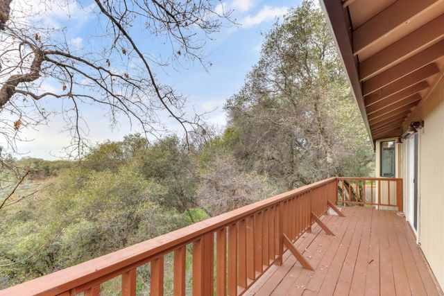 2066 Bogus Point Ct, Cool, CA 95614