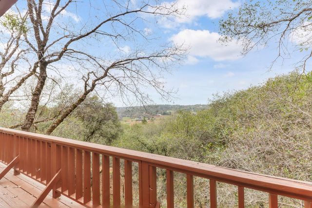 2066 Bogus Point Ct, Cool, CA 95614