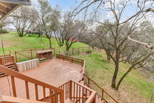 2066 Bogus Point Ct, Cool, CA 95614