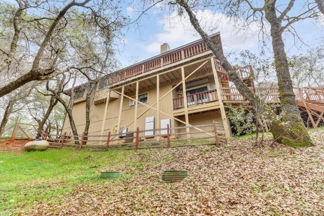 2066 Bogus Point Ct, Cool, CA 95614