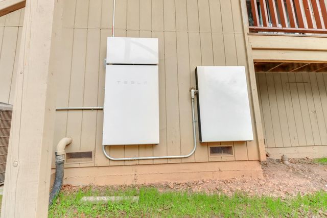 2066 Bogus Point Ct, Cool, CA 95614