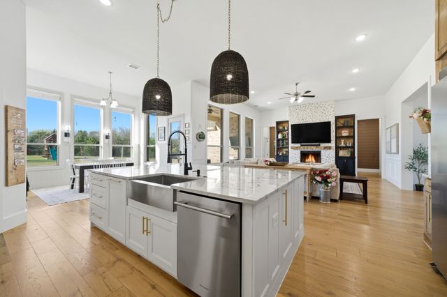 332 Ledstone Court, Rockwall, TX 75032