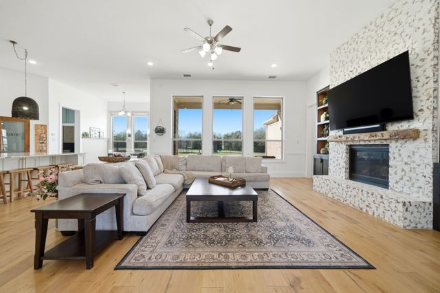 332 Ledstone Court, Rockwall, TX 75032