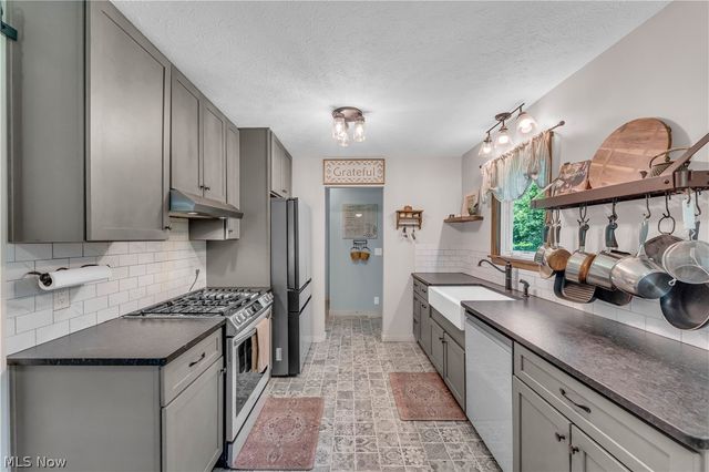 6827 Wooster Pike, Medina, OH 44256