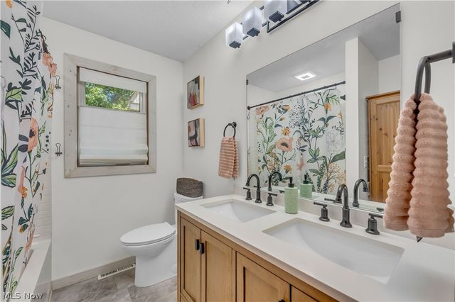 6827 Wooster Pike, Medina, OH 44256