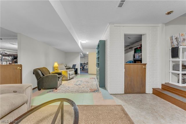 6827 Wooster Pike, Medina, OH 44256