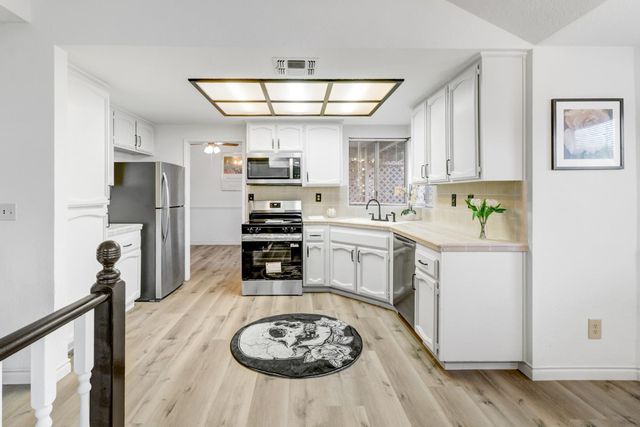 8536 Cord Way, Sacramento, CA 95828