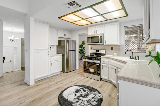 8536 Cord Way, Sacramento, CA 95828
