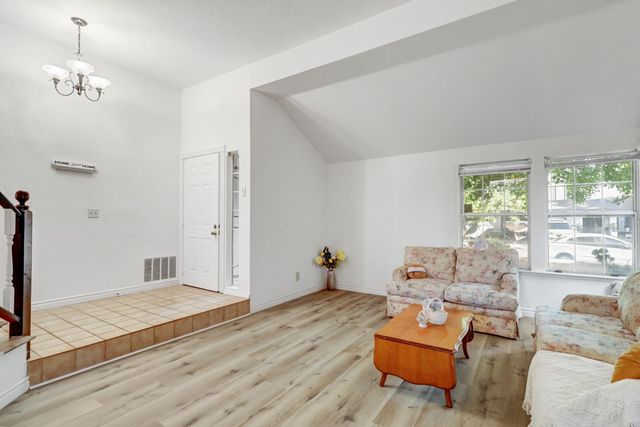 8536 Cord Way, Sacramento, CA 95828