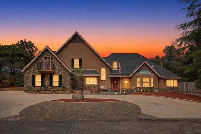 882 Alpine Heights Rd, Alpine, CA 91901