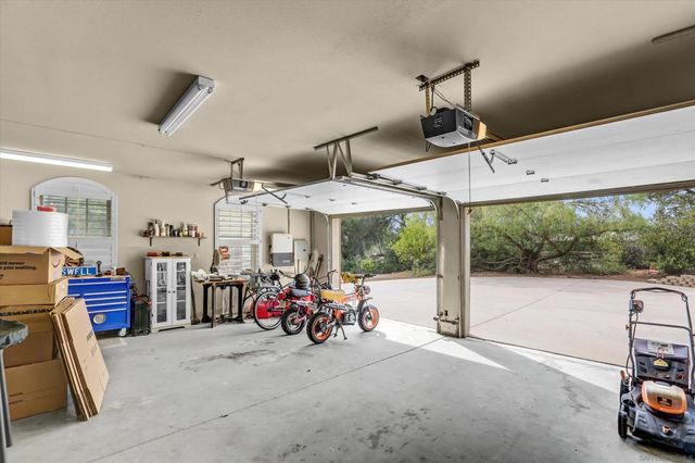 882 Alpine Heights Rd, Alpine, CA 91901