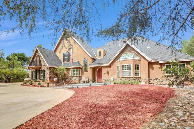 882 Alpine Heights Rd, Alpine, CA 91901