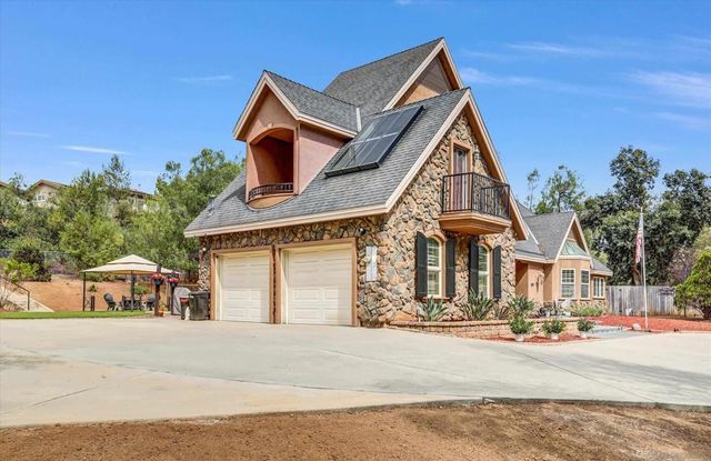 882 Alpine Heights Rd, Alpine, CA 91901