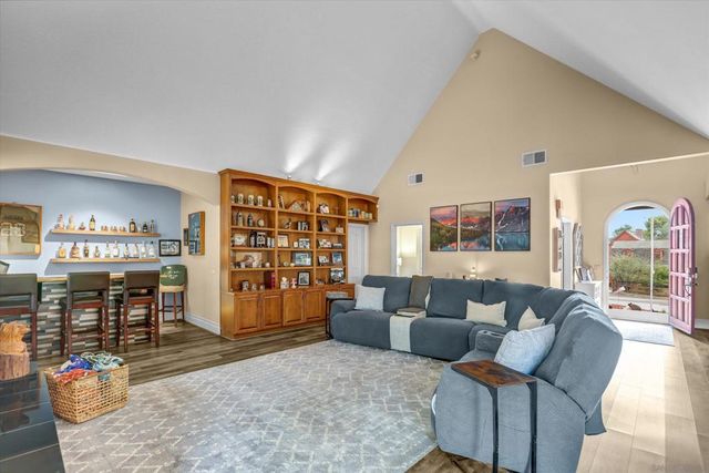 882 Alpine Heights Rd, Alpine, CA 91901