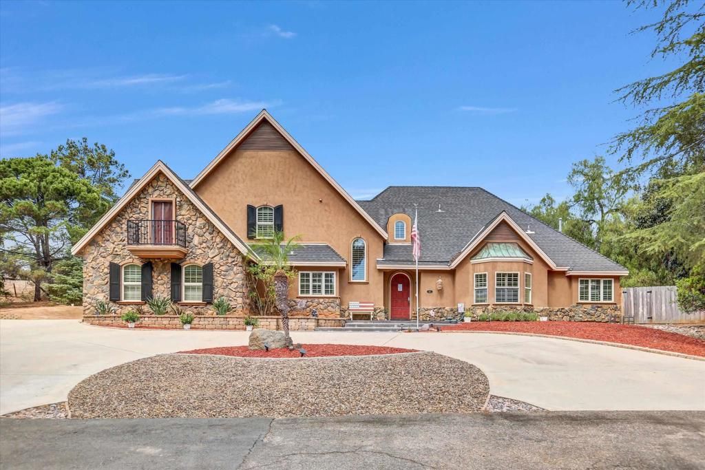 882 Alpine Heights Rd, Alpine, CA 91901