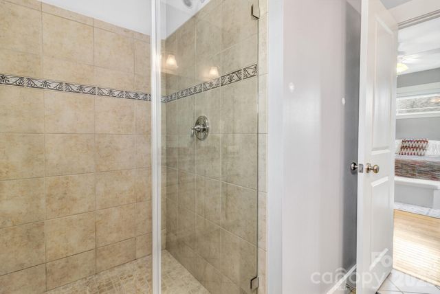18 Byrdcliffe Lane, Asheville, NC 28805