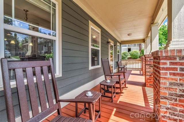 18 Byrdcliffe Lane, Asheville, NC 28805