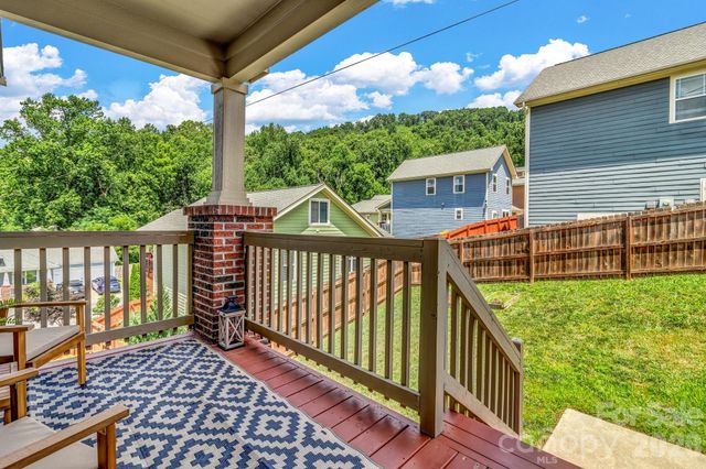 18 Byrdcliffe Lane, Asheville, NC 28805