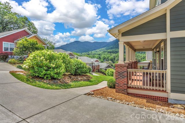 18 Byrdcliffe Lane, Asheville, NC 28805