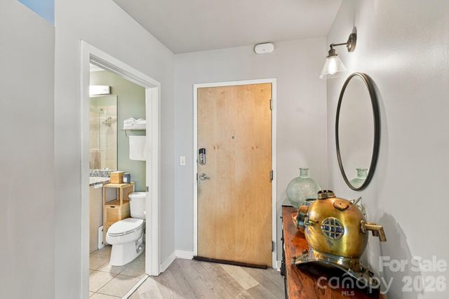 210 N Church Street 2813, Charlotte, NC 28202