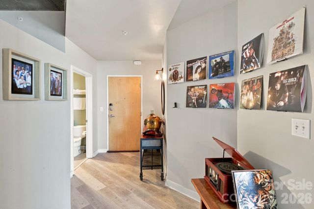 210 N Church Street 2813, Charlotte, NC 28202