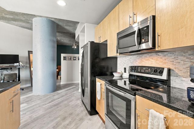 210 N Church Street 2813, Charlotte, NC 28202