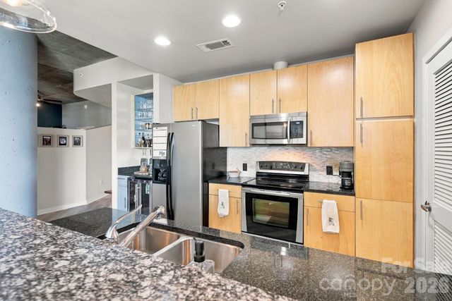 210 N Church Street 2813, Charlotte, NC 28202