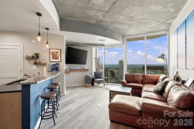 210 N Church Street 2813, Charlotte, NC 28202