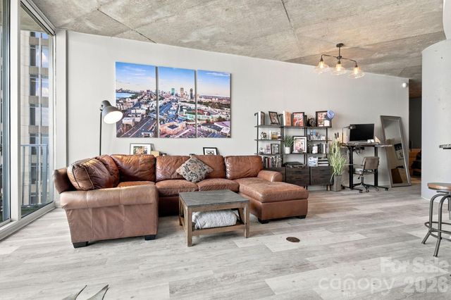 210 N Church Street 2813, Charlotte, NC 28202