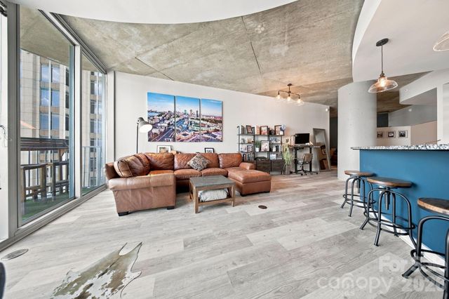 210 N Church Street 2813, Charlotte, NC 28202