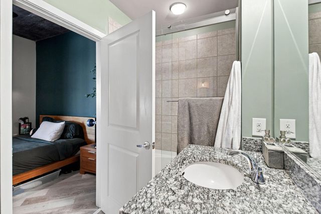 210 N Church Street 2813, Charlotte, NC 28202