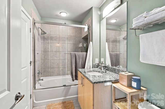 210 N Church Street 2813, Charlotte, NC 28202