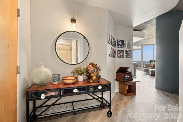 210 N Church Street 2813, Charlotte, NC 28202