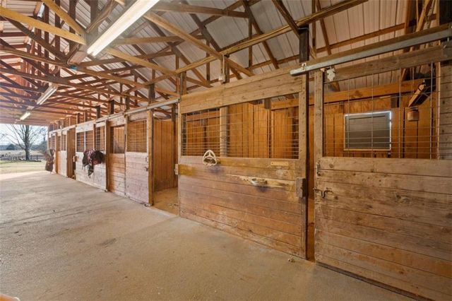 1297 HODGES Circle, Mansfield, GA 30055